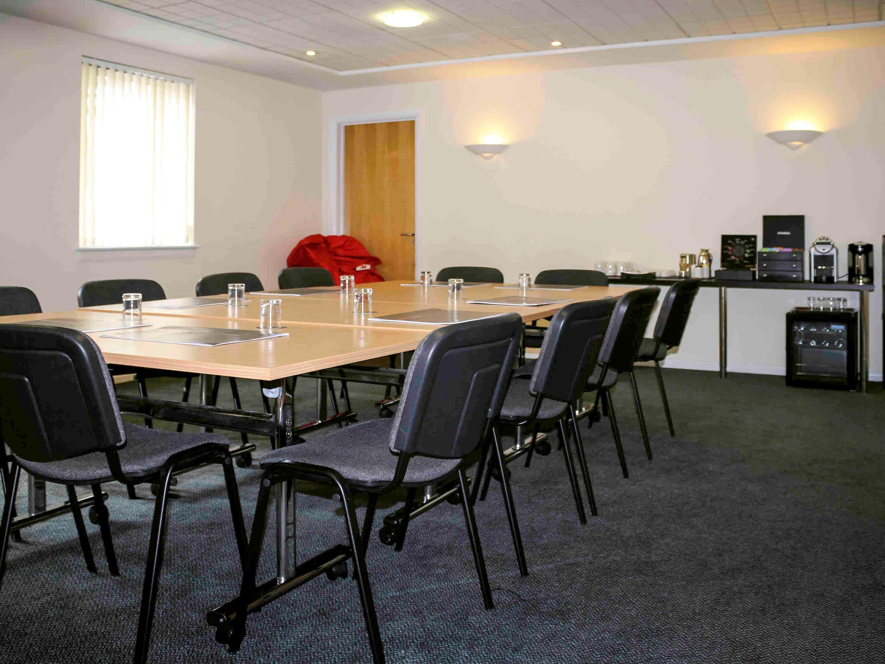 Ibis Cardiff Gate - International Business Park Hotell Exteriör bild