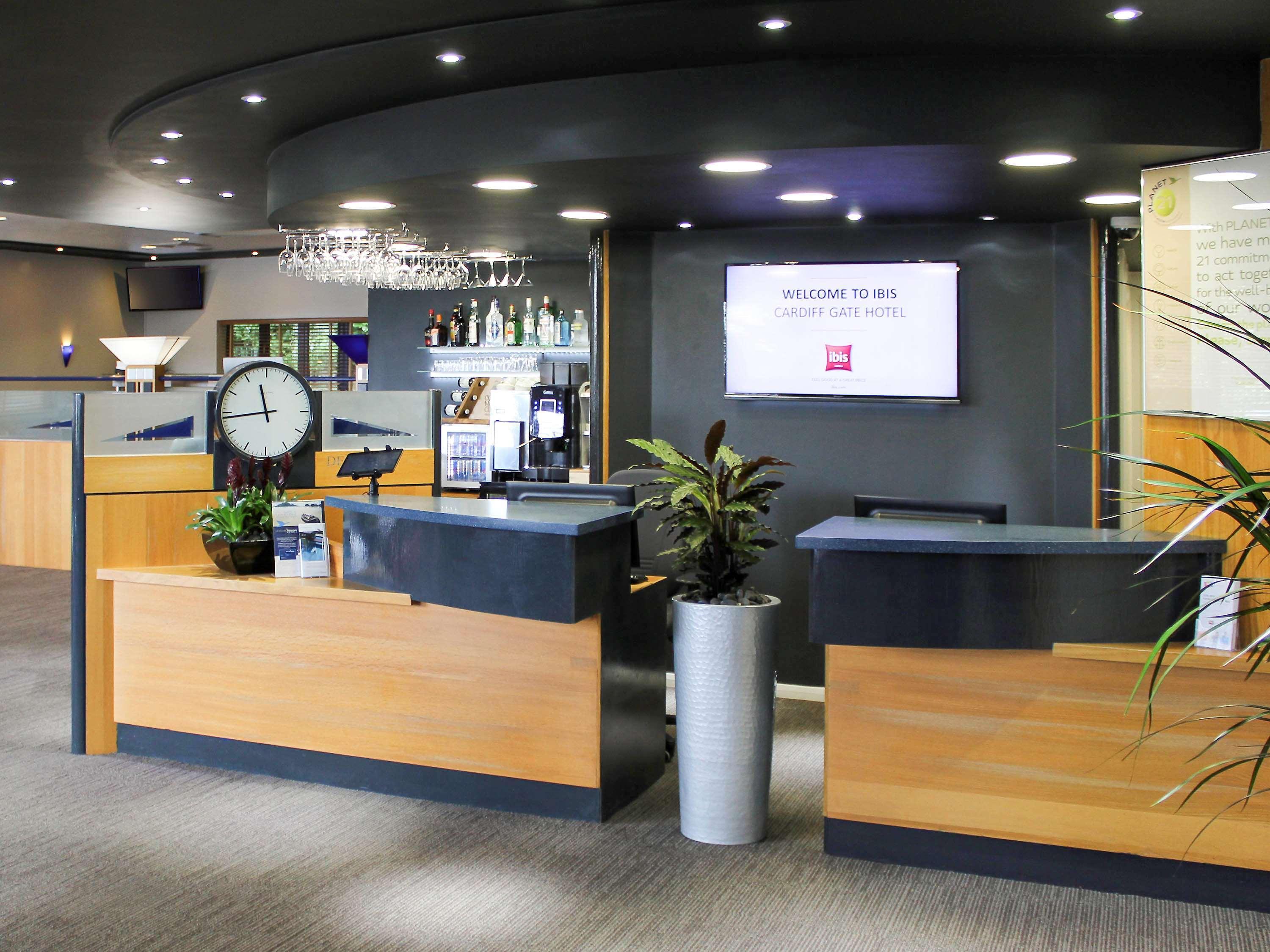 Ibis Cardiff Gate - International Business Park Hotell Exteriör bild