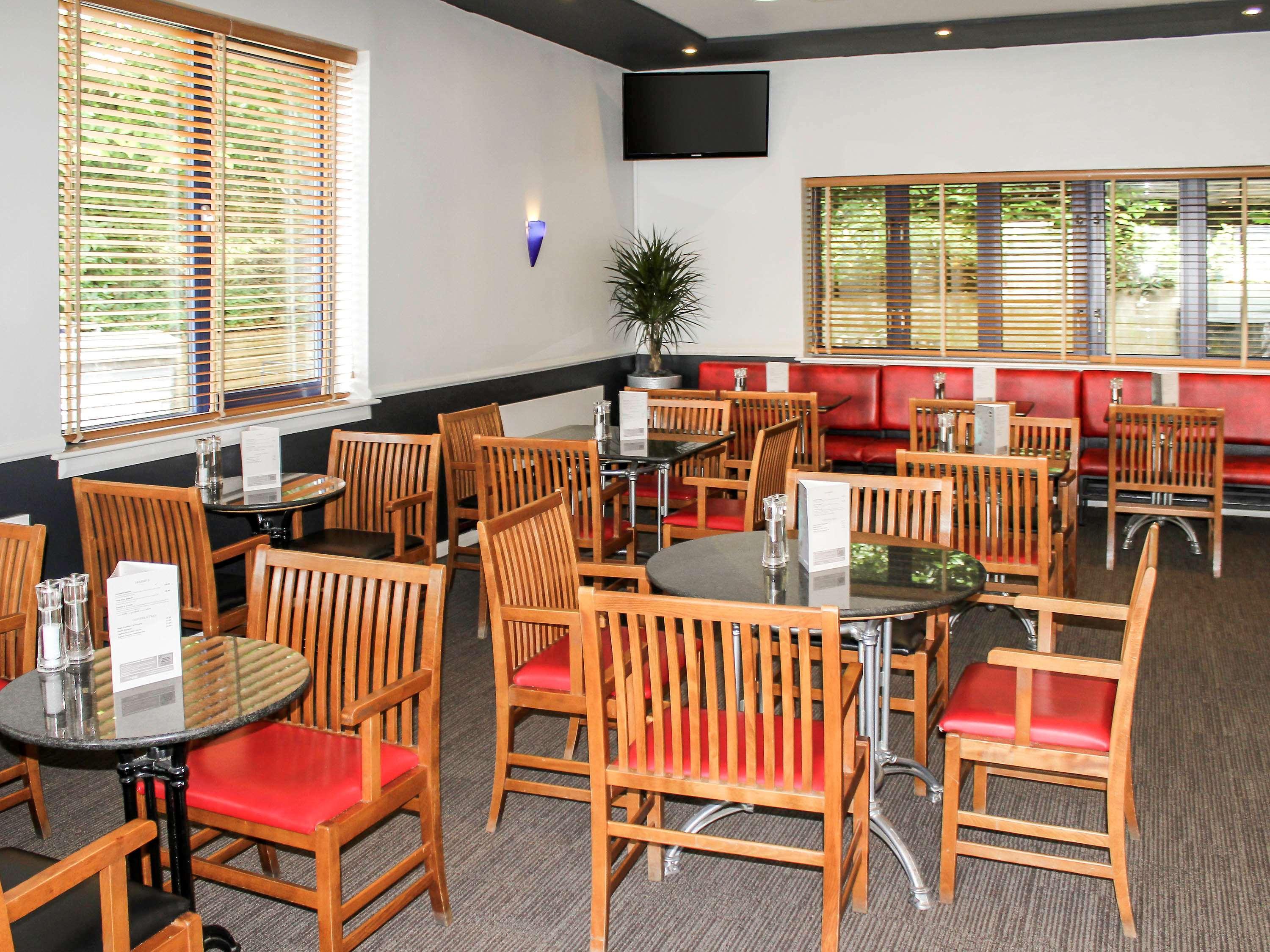 Ibis Cardiff Gate - International Business Park Hotell Exteriör bild