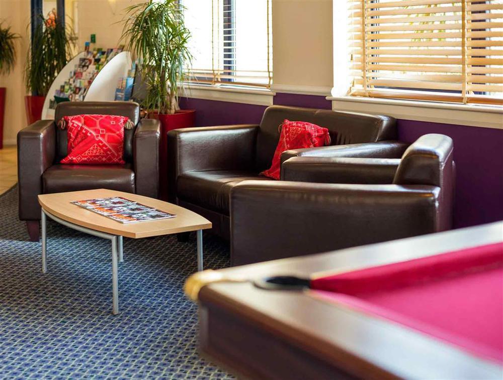 Ibis Cardiff Gate - International Business Park Hotell Exteriör bild