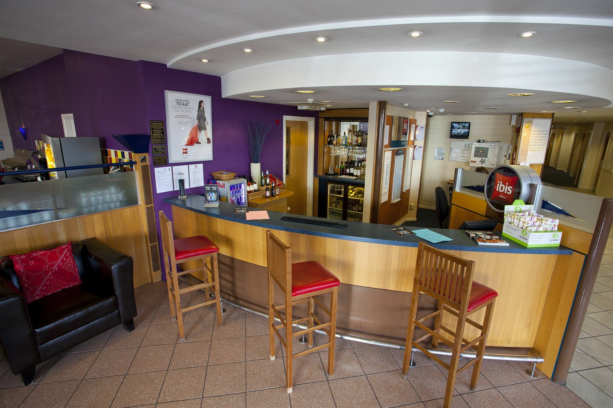 Ibis Cardiff Gate - International Business Park Hotell Exteriör bild
