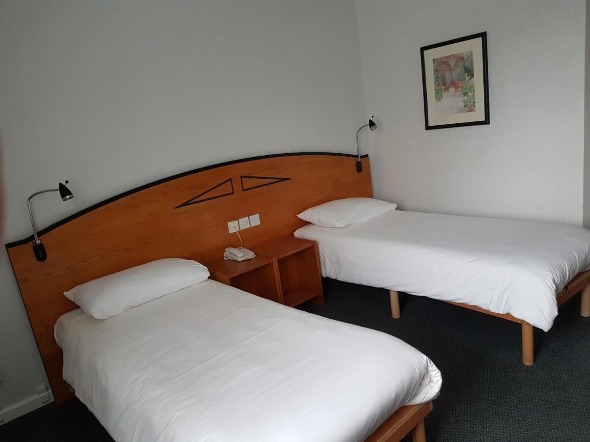 Ibis Cardiff Gate - International Business Park Hotell Exteriör bild