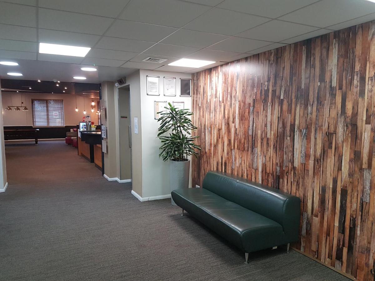 Ibis Cardiff Gate - International Business Park Hotell Exteriör bild