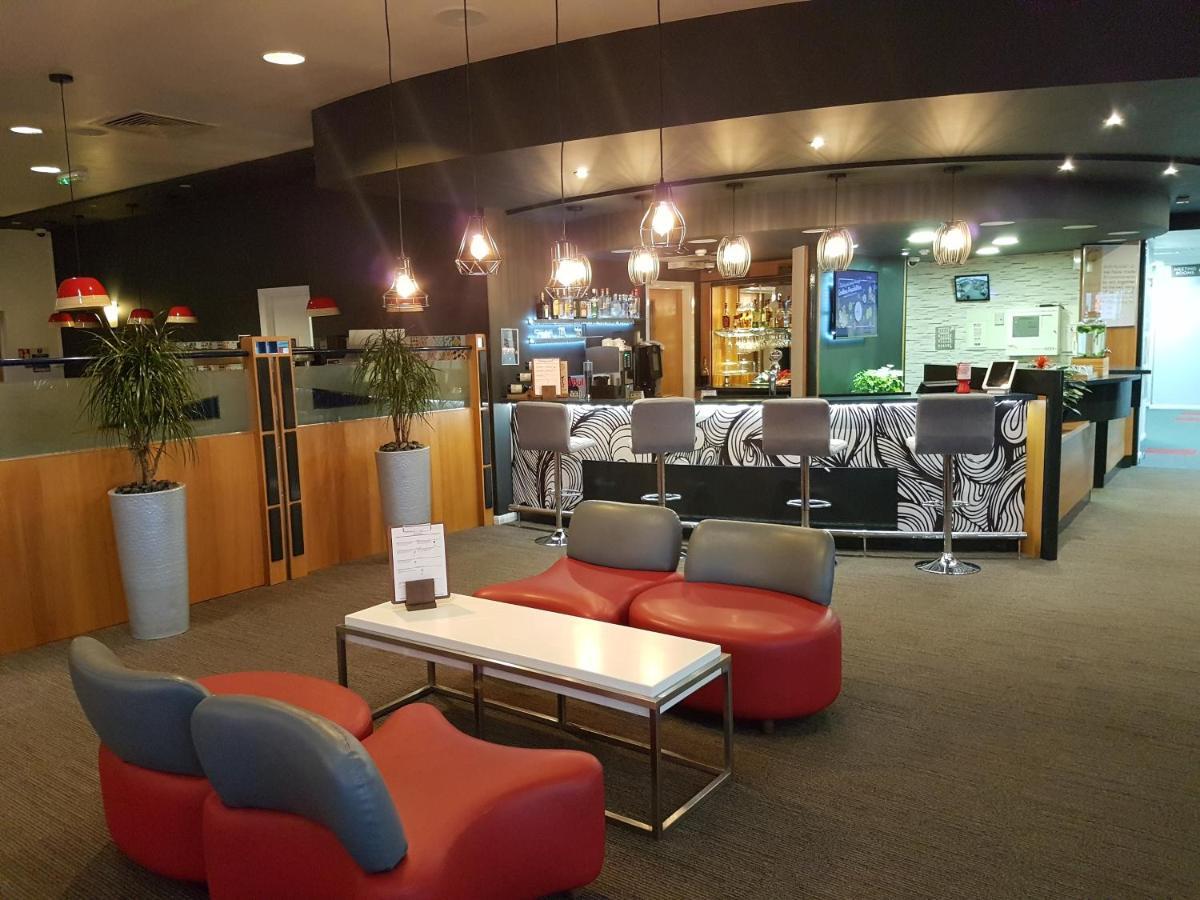 Ibis Cardiff Gate - International Business Park Hotell Exteriör bild